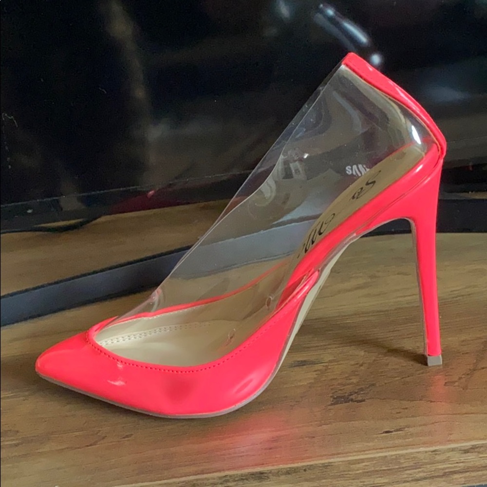 [FASHION NOVA] HOT PINK PUMP